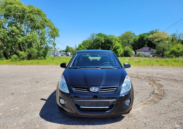 Hyundai i20 cena 17900 przebieg: 79000, rok produkcji 2010 z Kcynia małe 254